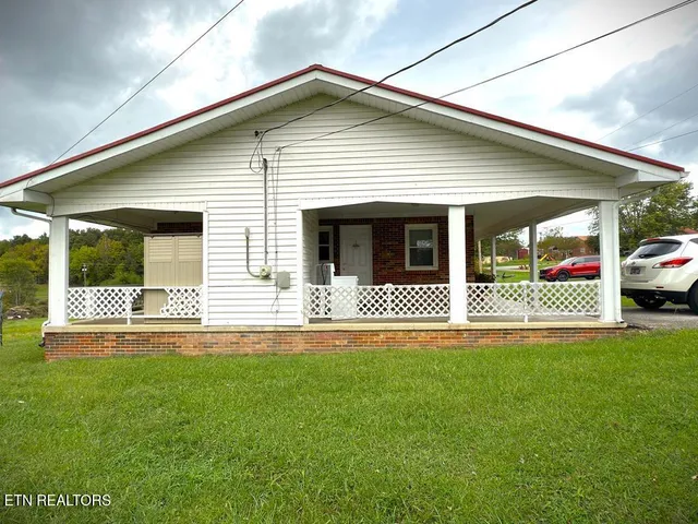 $419,900 | 214 Lakeview Stable Road, Livingston, TN 38570