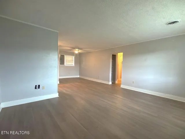 $419,900 | 214 Lakeview Stable Road, Livingston, TN 38570