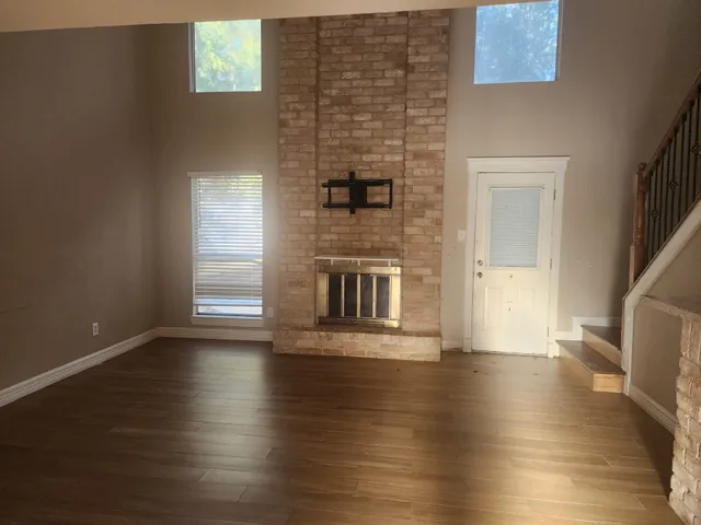 $1,950 | 9902 Kings Walk Round Street, Houston, TX 77070