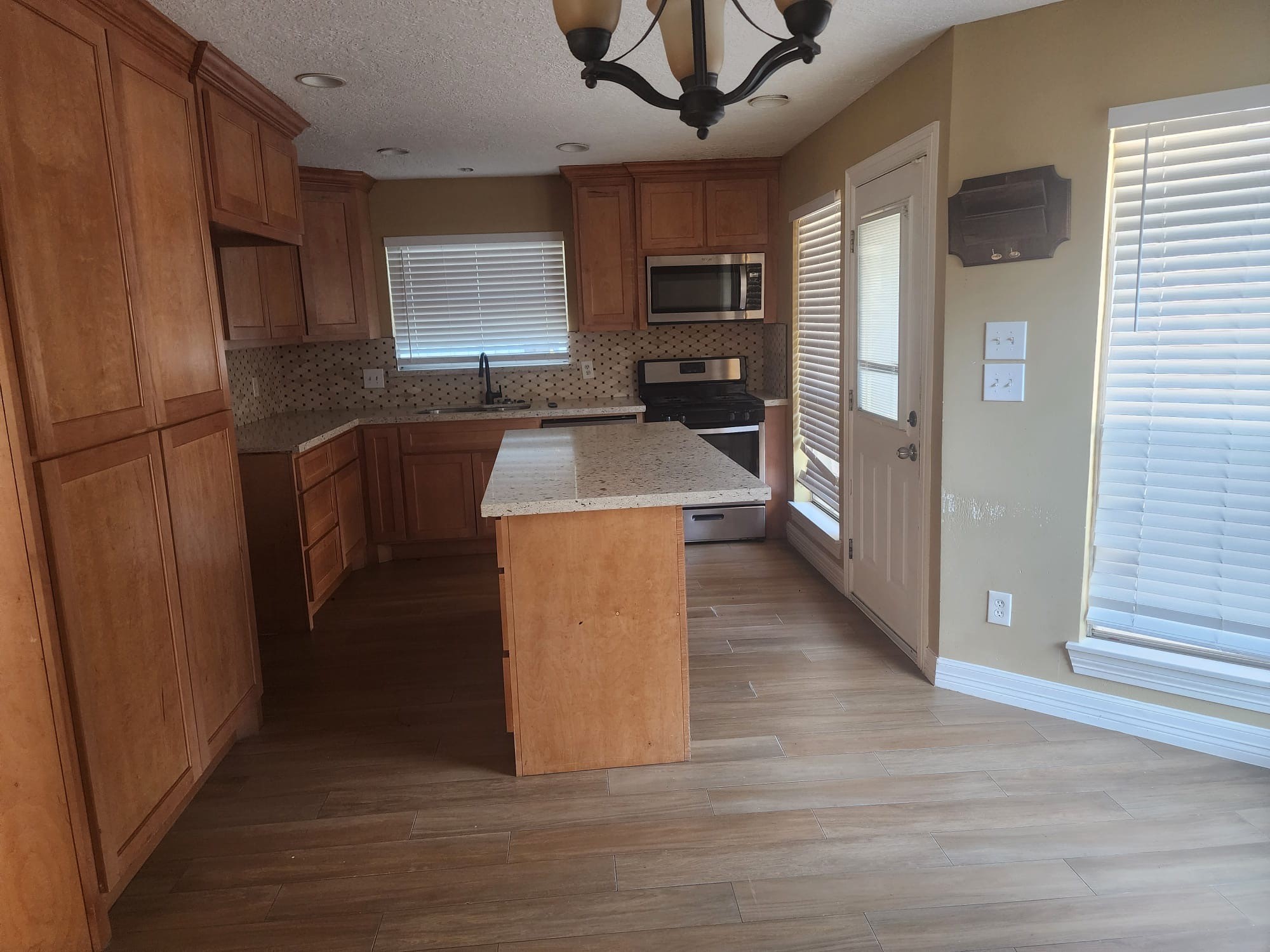 9902 Kings Walk Round Street Houston, TX 77070 - Photo 9 of 15