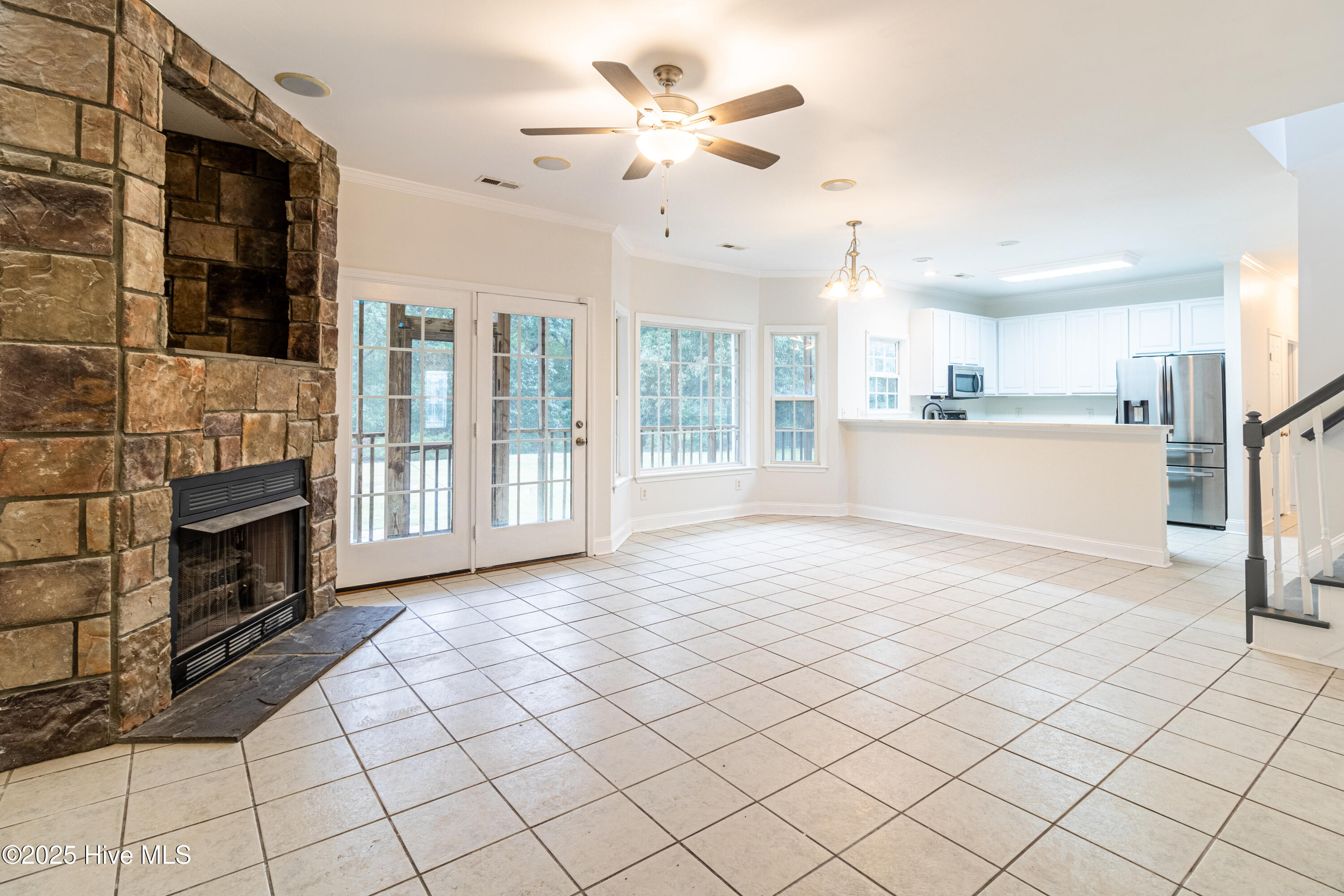 116 Lafitte Drive Hubert, NC 28539 - Photo 13 of 50 _Livingroom view 3 (1 of 1)
