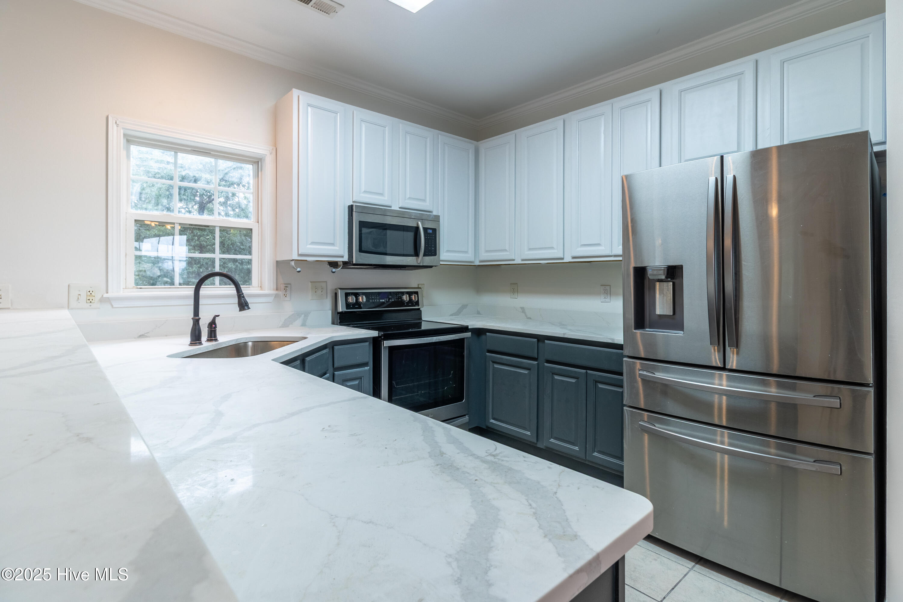 116 Lafitte Drive Hubert, NC 28539 - Photo 17 of 50 Kitchen Second view (1 of 1)
