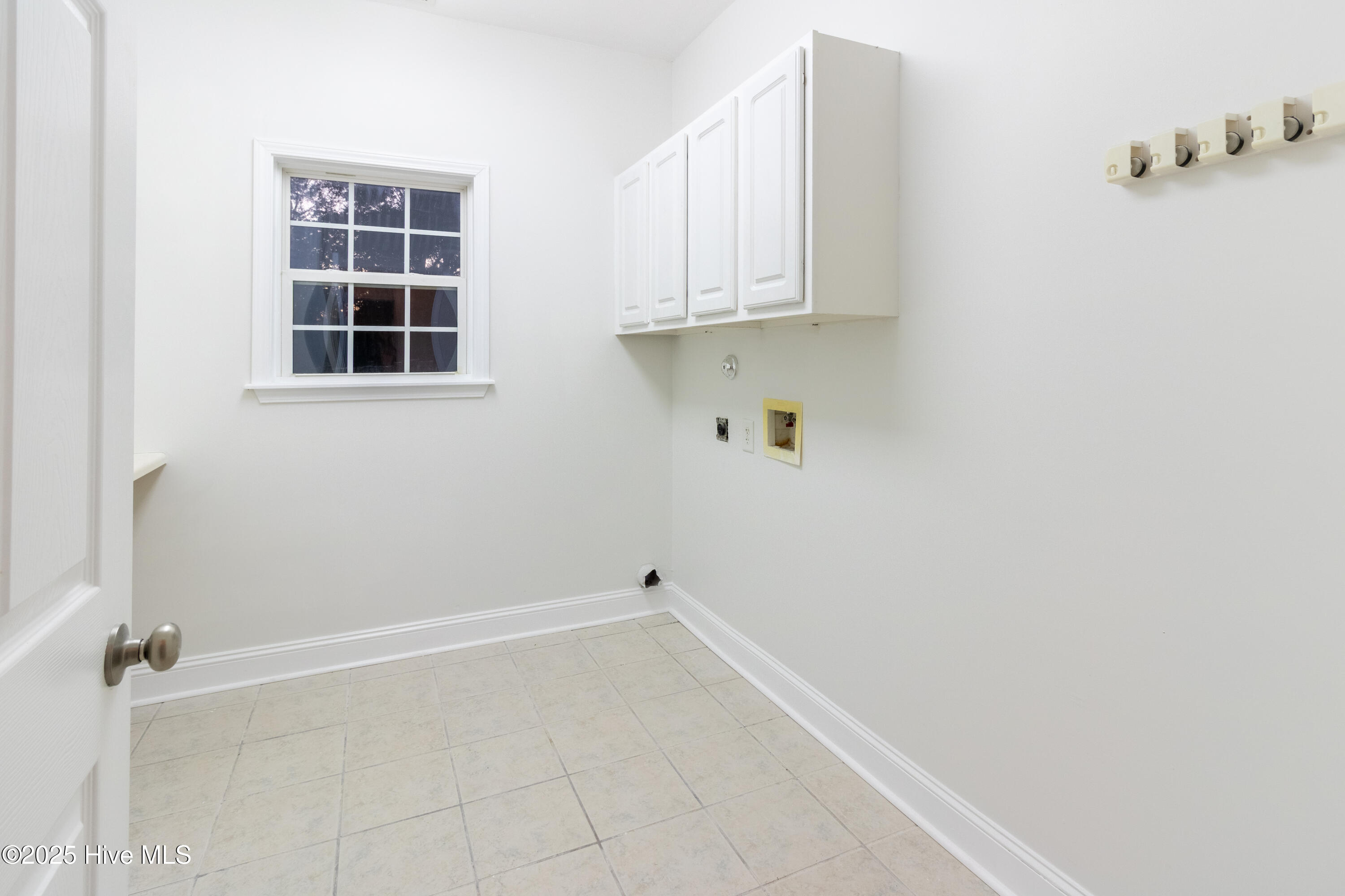 116 Lafitte Drive Hubert, NC 28539 - Photo 28 of 50 Laundry Room (1 of 1)