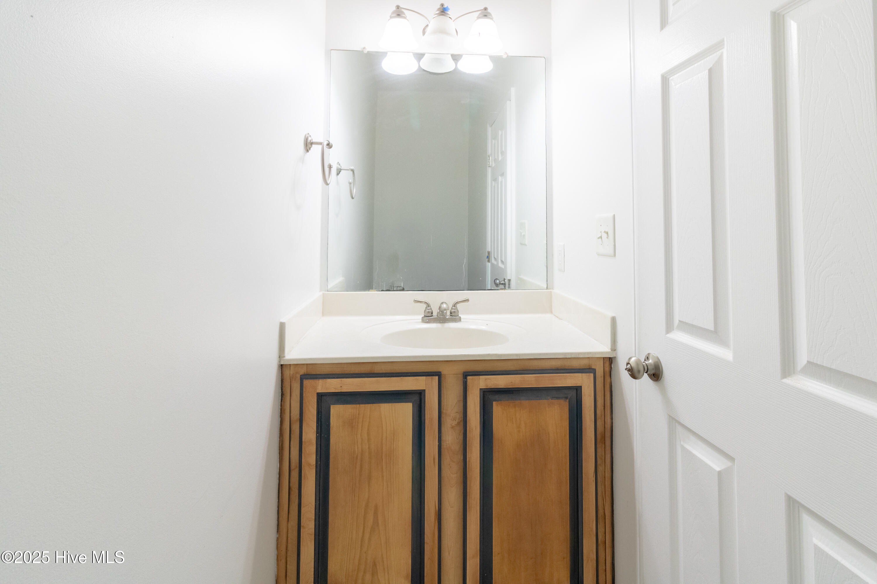 116 Lafitte Drive Hubert, NC 28539 - Photo 31 of 50 Downstairs common bathroom Sink (1 of 1)