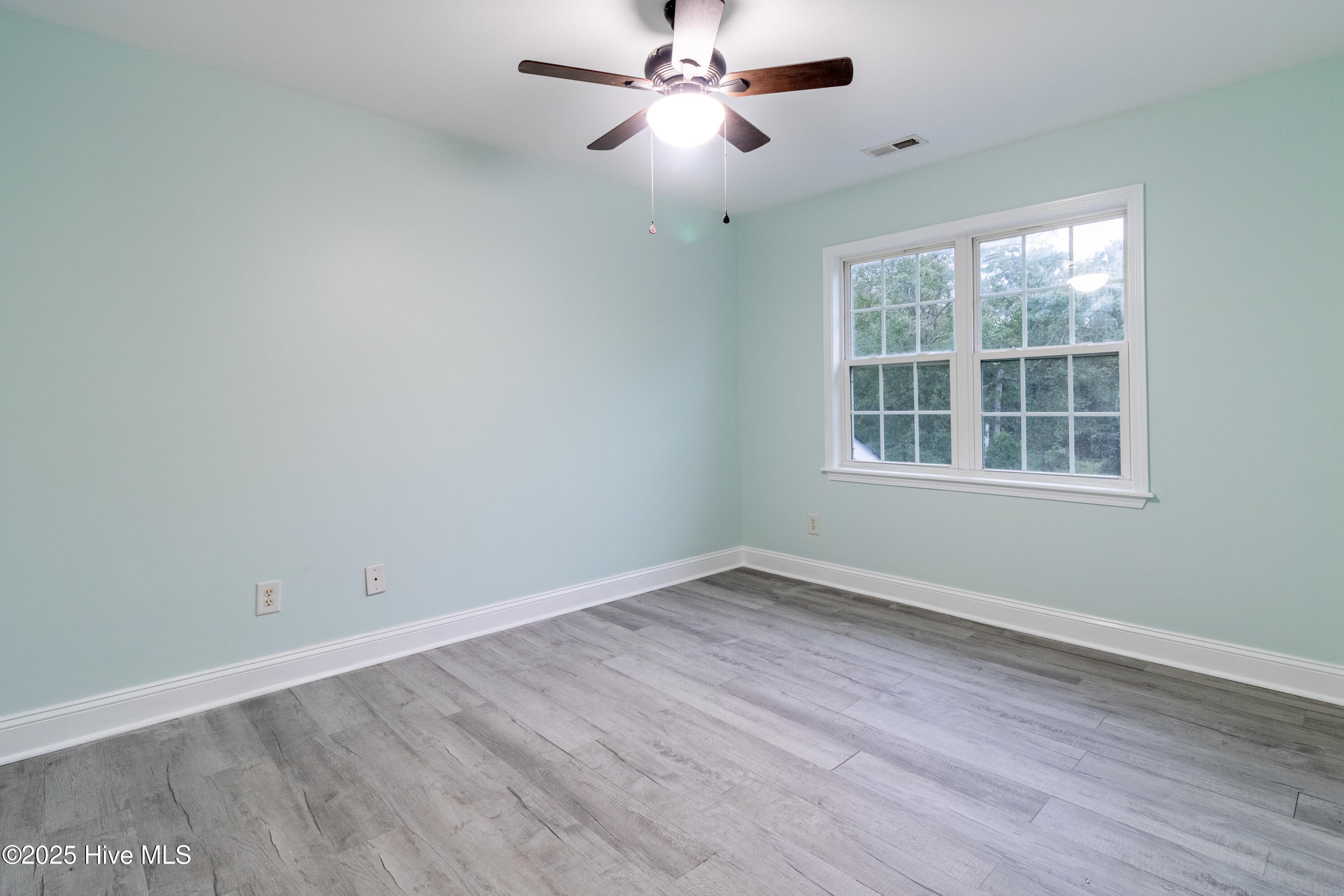 116 Lafitte Drive Hubert, NC 28539 - Photo 39 of 50 Upstairs bedroom 3 (1 of 1)