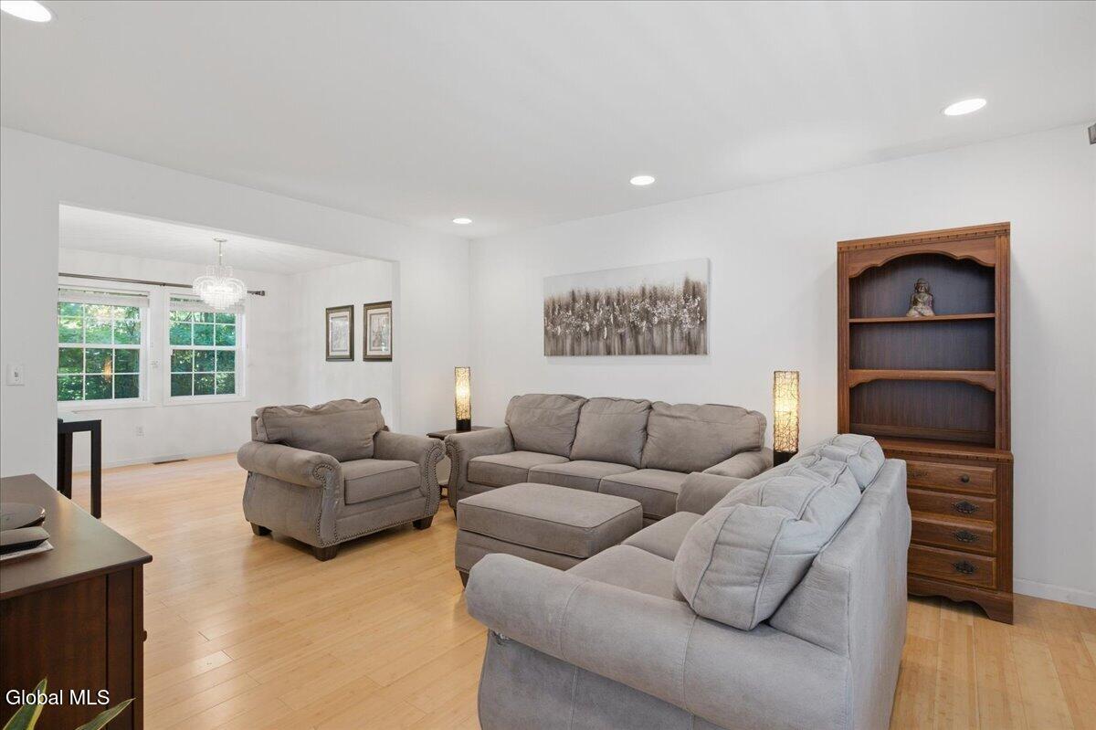 1731 River Road Coeymans, NY 12158 - Photo 4 of 33 13-002-n-m07790-jpg