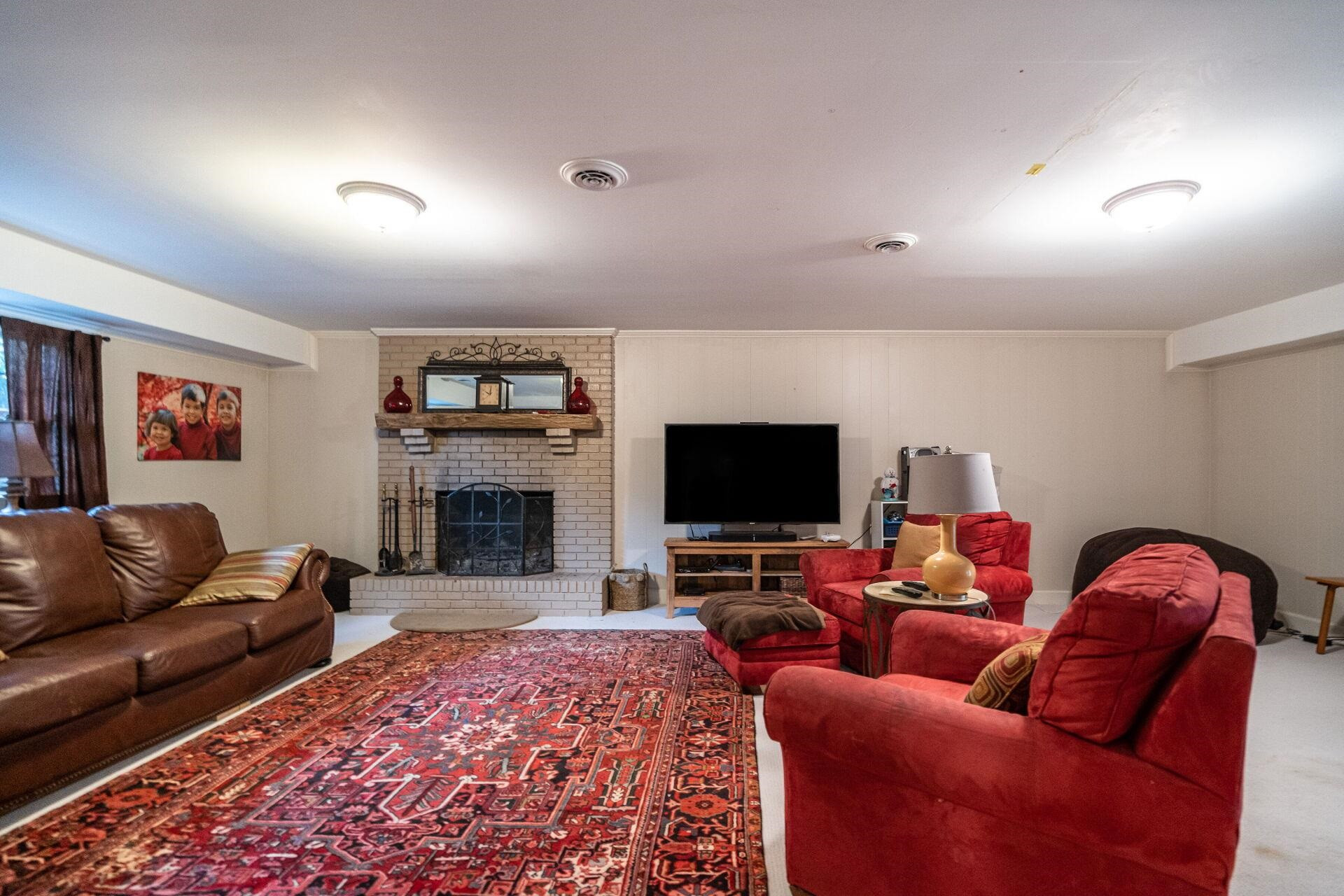 2204 West Charlotte Court Raleigh, NC 27607 - Photo 19 of 31 Photo 19