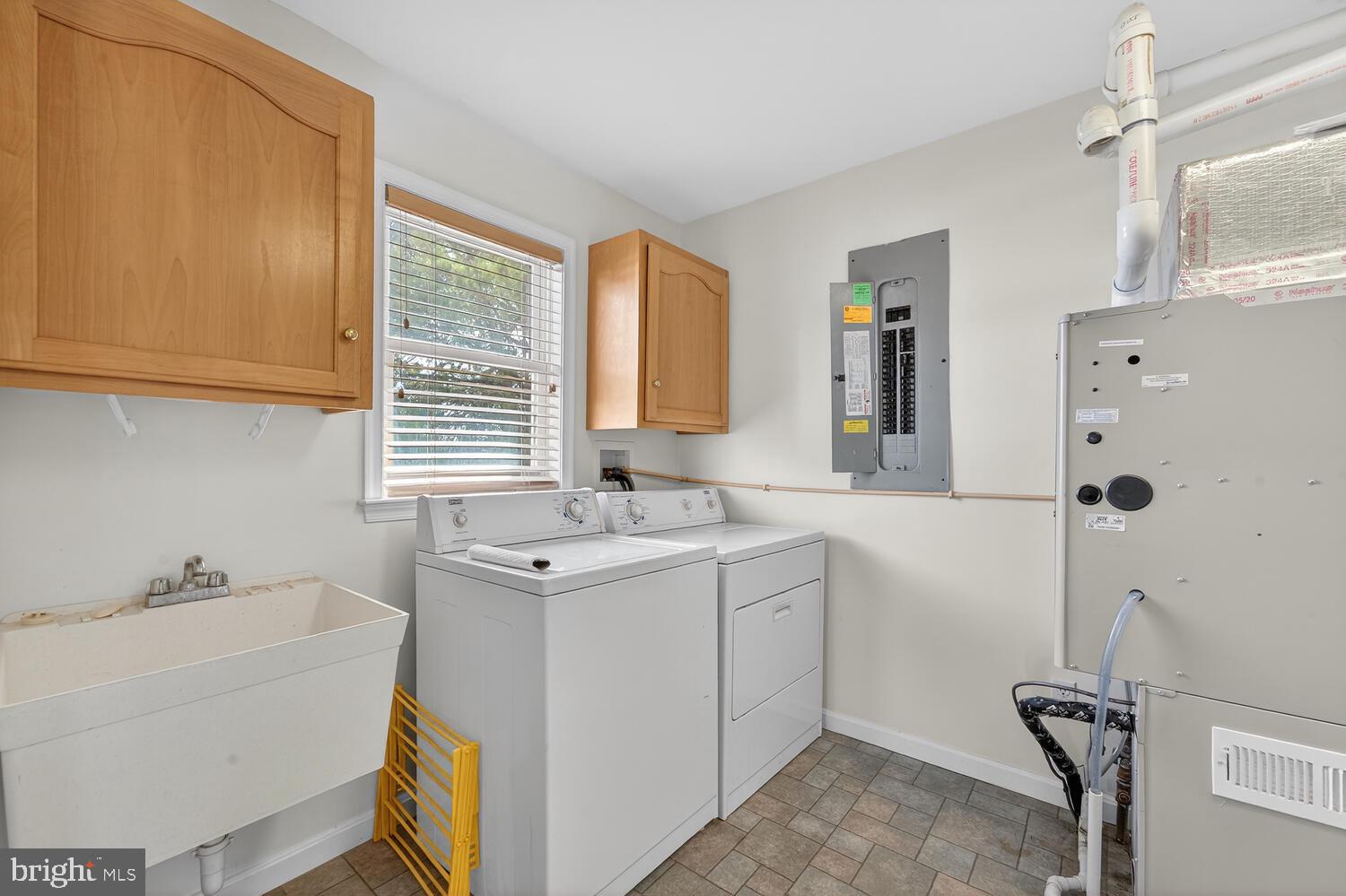 4376 South Bowers Road Milford, DE 19963 - Photo 44 of 46 a bathroom with a sink a vanity and a mirror