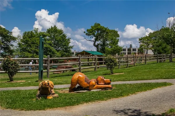 $199,900 | 301 Pinnacle Inn Road, Unit 1215, Beech Mountain, NC 28604