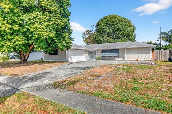 $4,500 | 320 Riverdale Road, Palm Springs, FL 33461