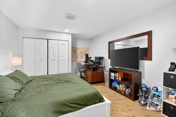 $4,500 | 320 Riverdale Road, Palm Springs, FL 33461