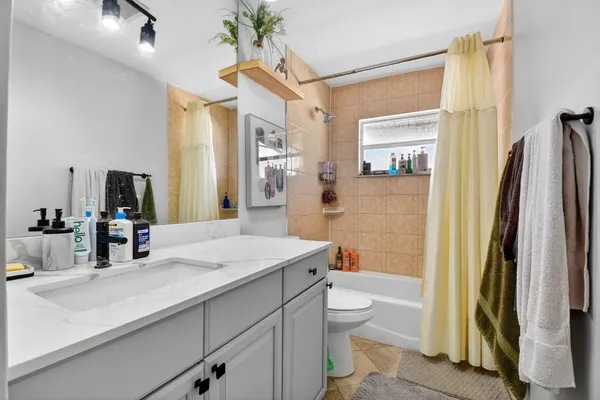 $4,500 | 320 Riverdale Road, Palm Springs, FL 33461