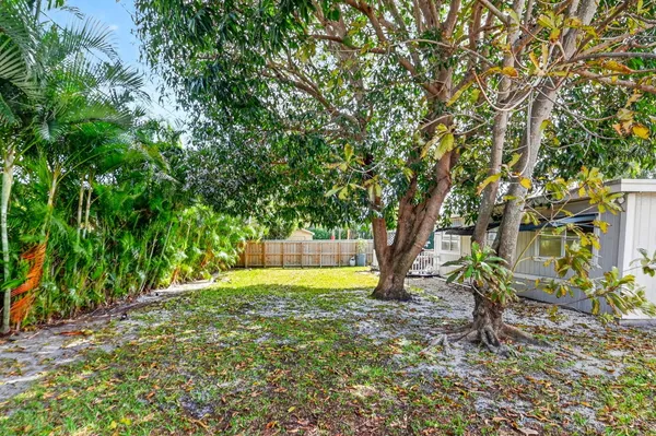 $4,500 | 320 Riverdale Road, Palm Springs, FL 33461