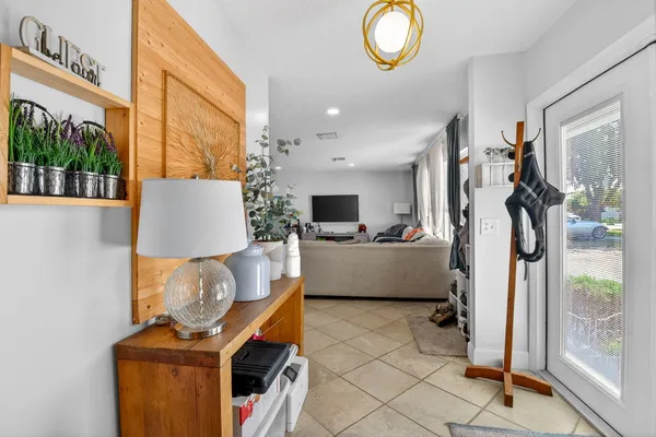 $4,500 | 320 Riverdale Road, Palm Springs, FL 33461