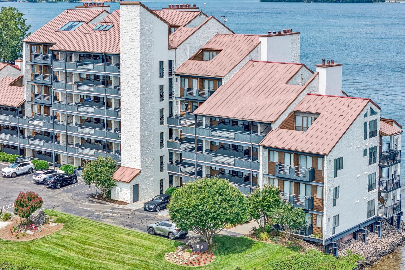 6605 Smith Mountain Road, Unit 229 Penhook, VA 24137 - Photo 1 of 10 Vista 2