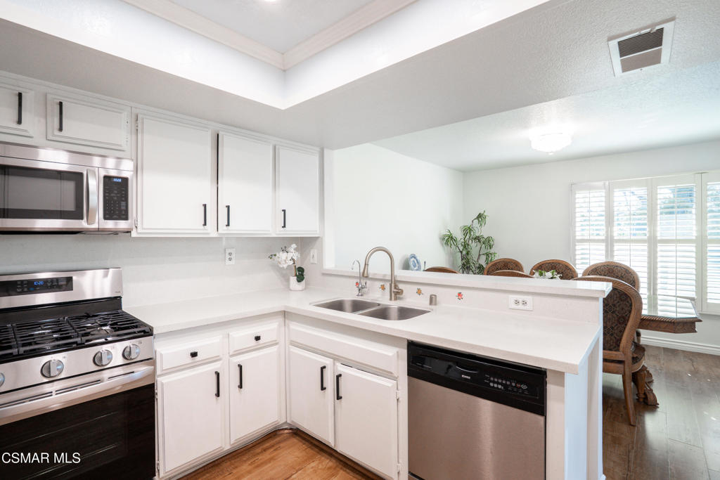 19235 Index Street, Unit 3 Porter Ranch, CA 91326 - Photo 12 of 41