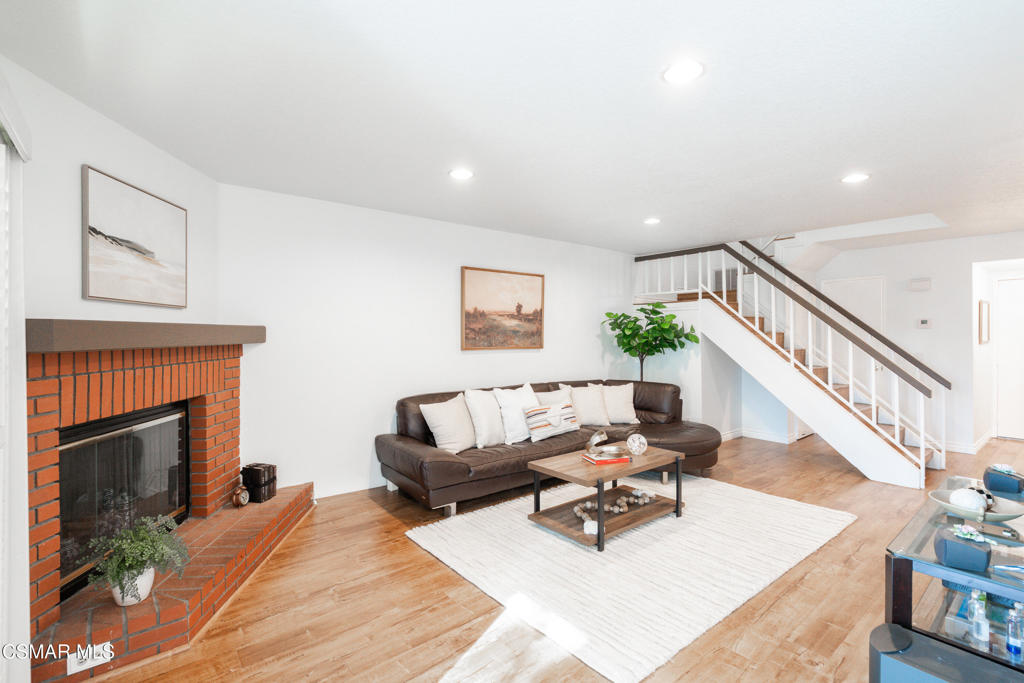 19235 Index Street, Unit 3 Porter Ranch, CA 91326 - Photo 5 of 41