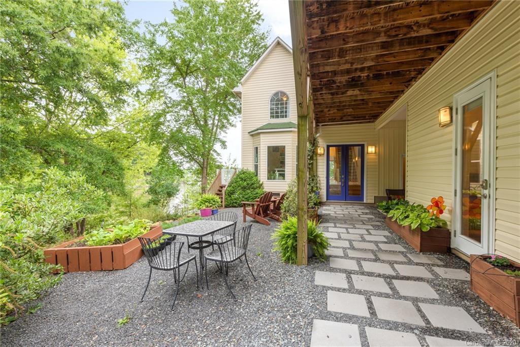 18216 Hideaway Road Charlotte, NC 28278 - Photo 2 of 33 Gallery Image 2
