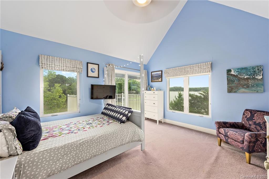 18216 Hideaway Road Charlotte, NC 28278 - Photo 15 of 33 Gallery Image 15