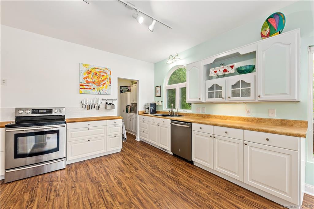 18216 Hideaway Road Charlotte, NC 28278 - Photo 9 of 33 Gallery Image 9