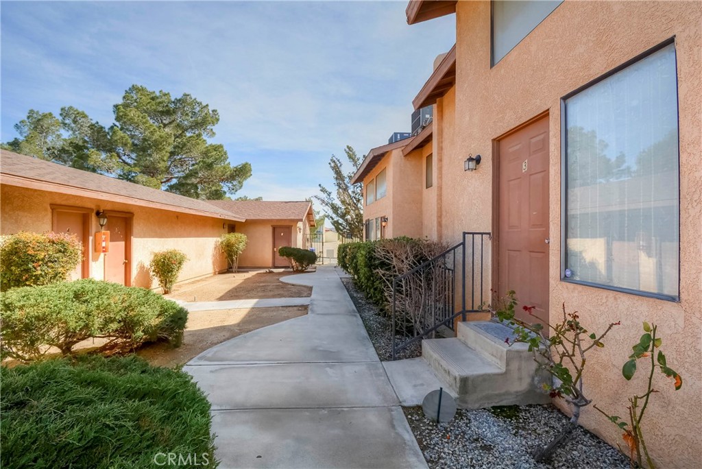 16462 Kalo Road Apple Valley, CA 92307 - Photo 16 of 46