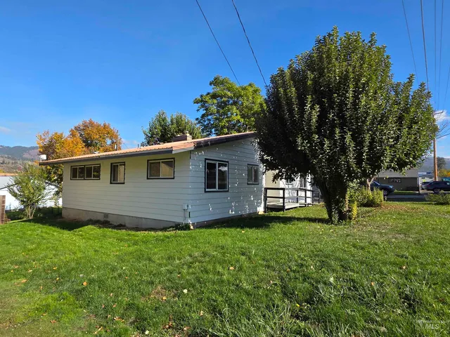 $295,000 | 902 3rd Street, Kamiah, ID 83536