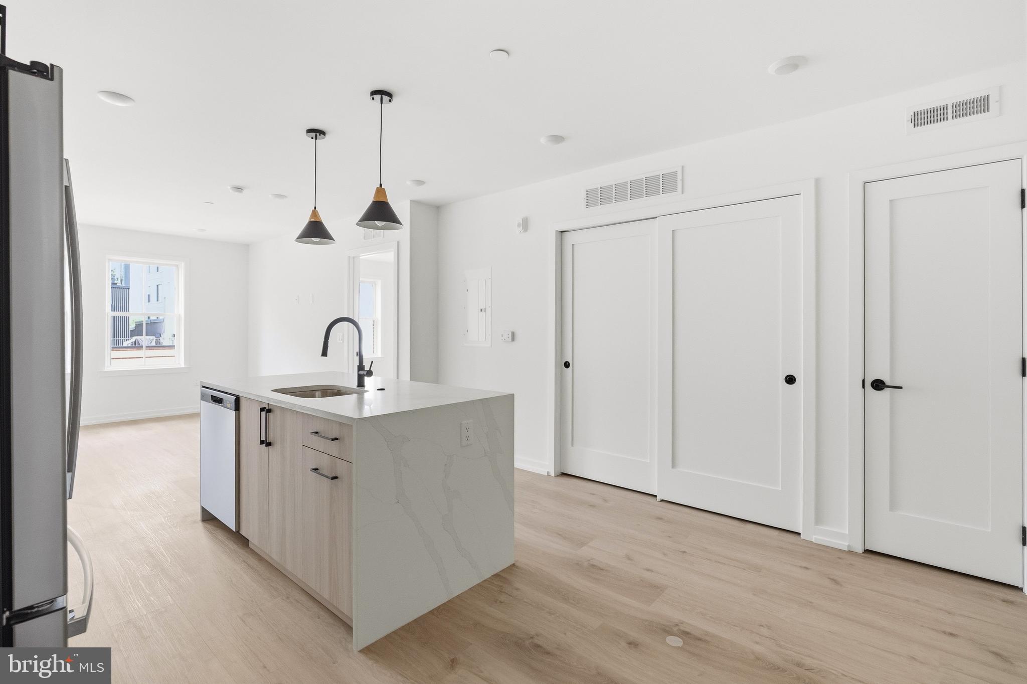 209 New Street, Unit 4B Philadelphia, PA 19106 - Photo 14 of 21