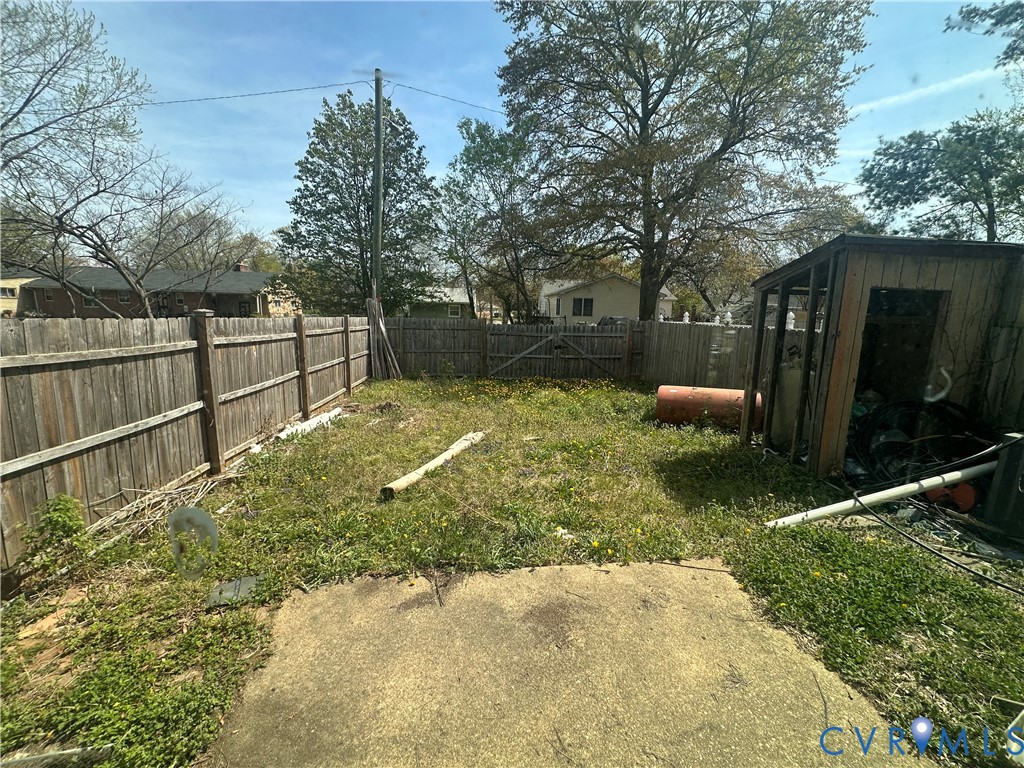 3931 Old Brook Road Richmond, VA 23227 - Photo 11 of 25