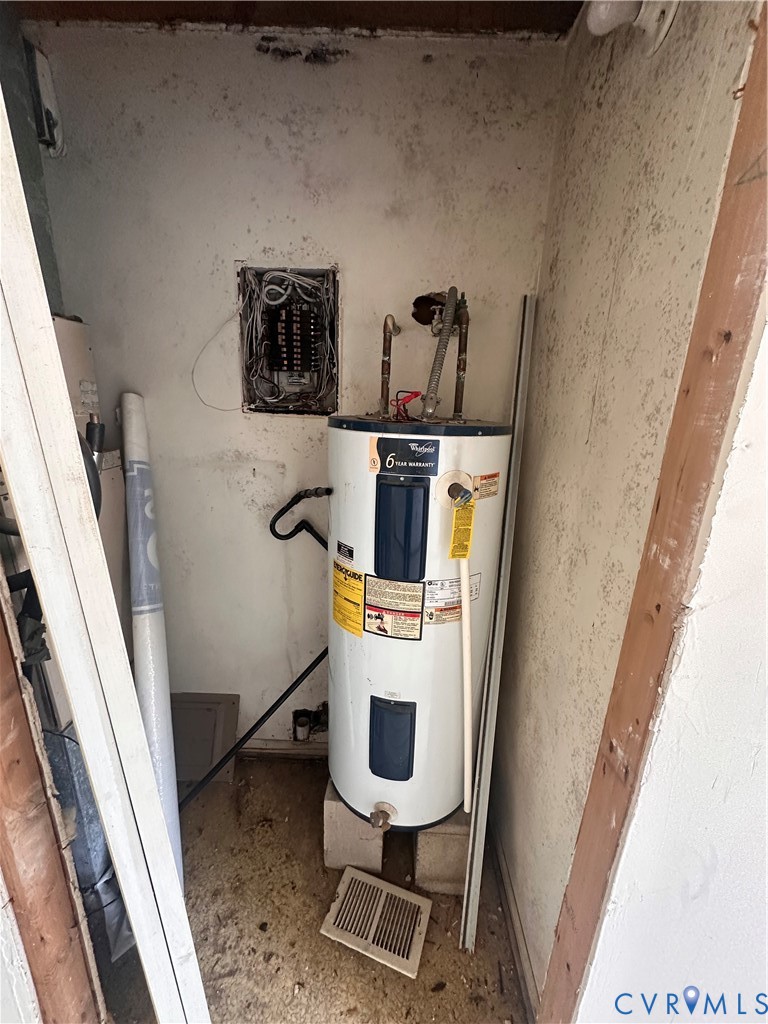 3931 Old Brook Road Richmond, VA 23227 - Photo 7 of 25