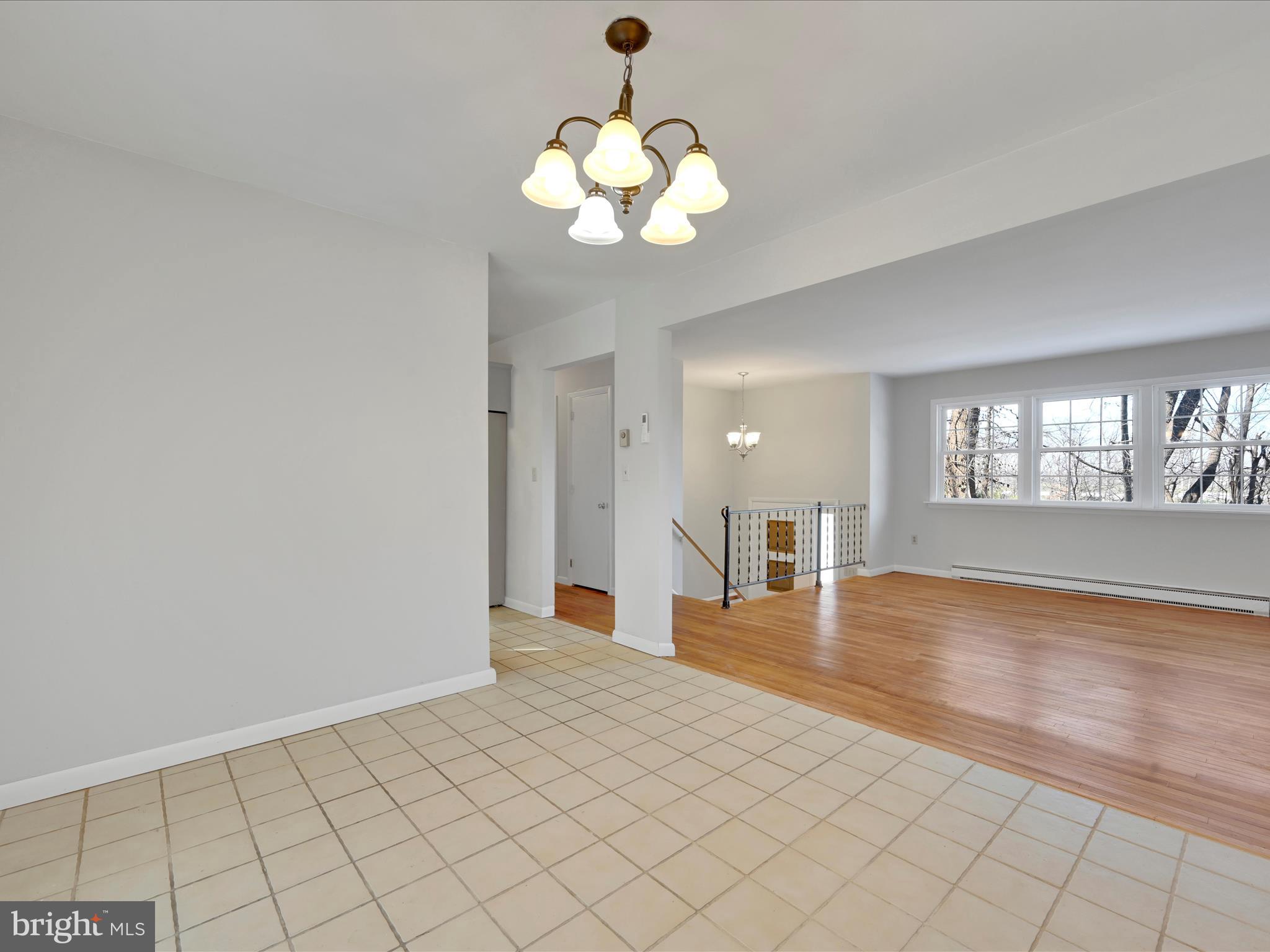 447 Greentree Road Elizabethtown, PA 17022 - Photo 6 of 28 Dining Room