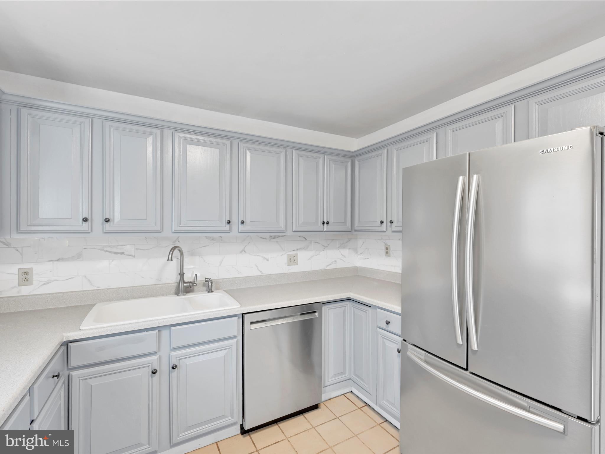 447 Greentree Road Elizabethtown, PA 17022 - Photo 8 of 28 Kitchen