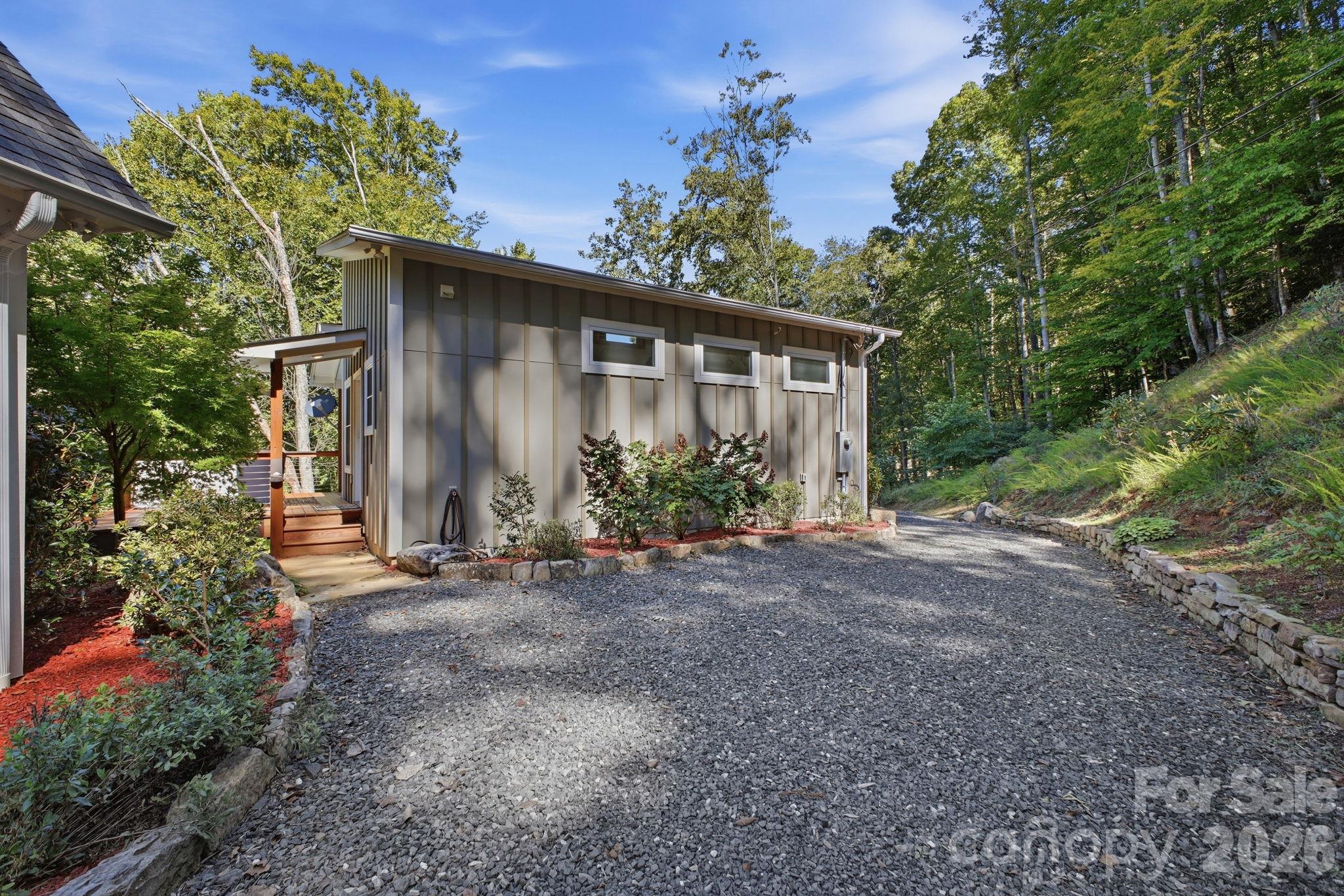2711 Rabbit Hop Road Spruce Pine, NC 28777 - Photo 6 of 47 Gallery Image 6
