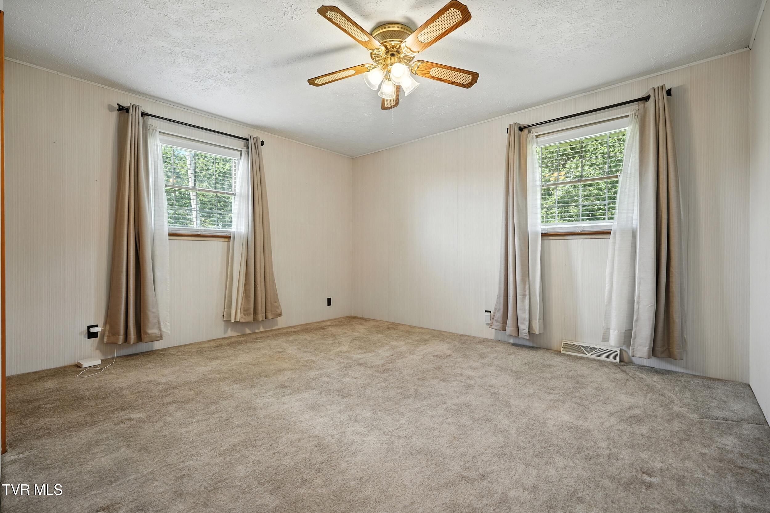 2067 High Point Road Castlewood, VA 24224 - Photo 22 of 48 23_dsc02472