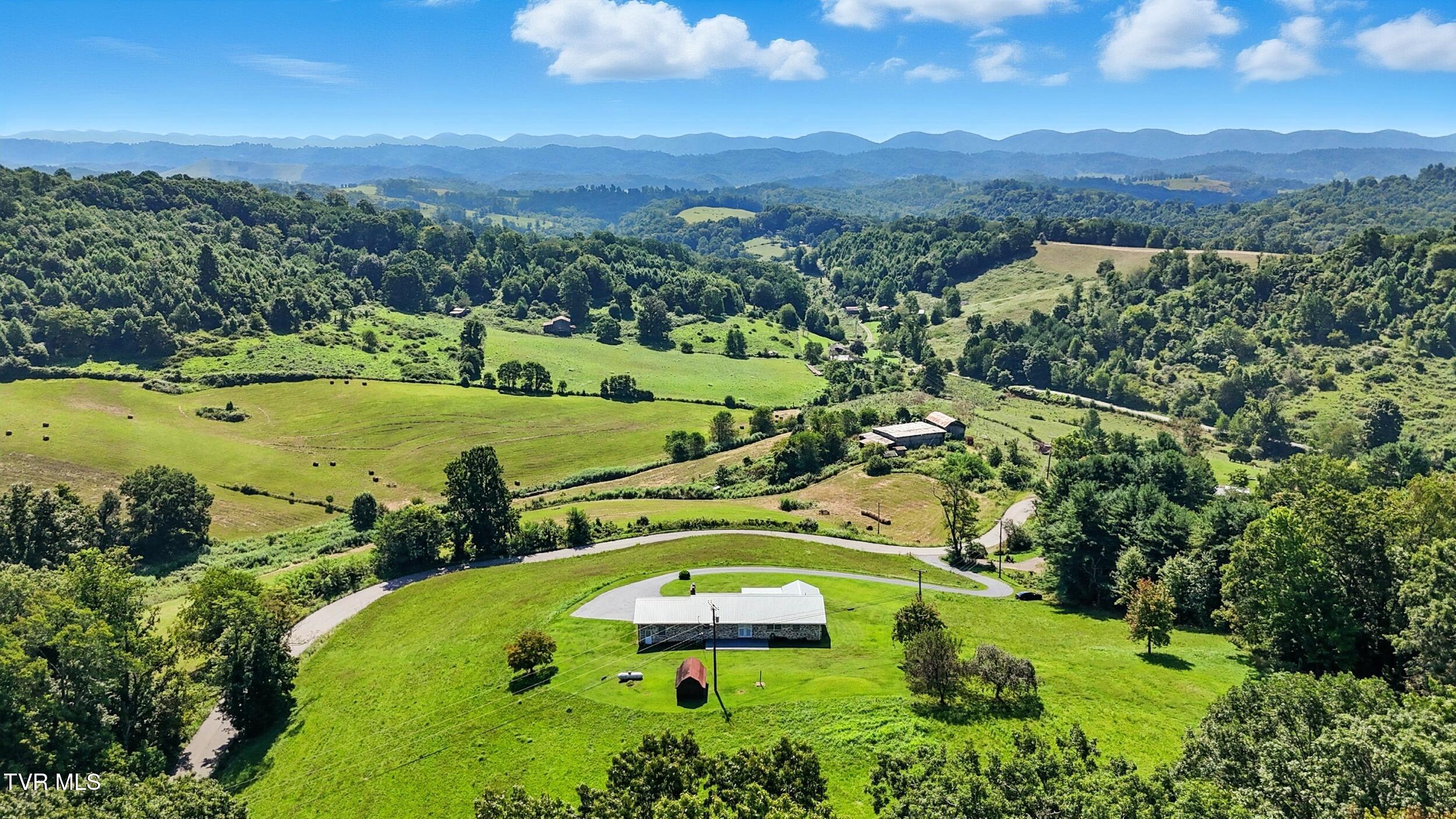 2067 High Point Road Castlewood, VA 24224 - Photo 44 of 48 45_dji_20250815111317_0873_d