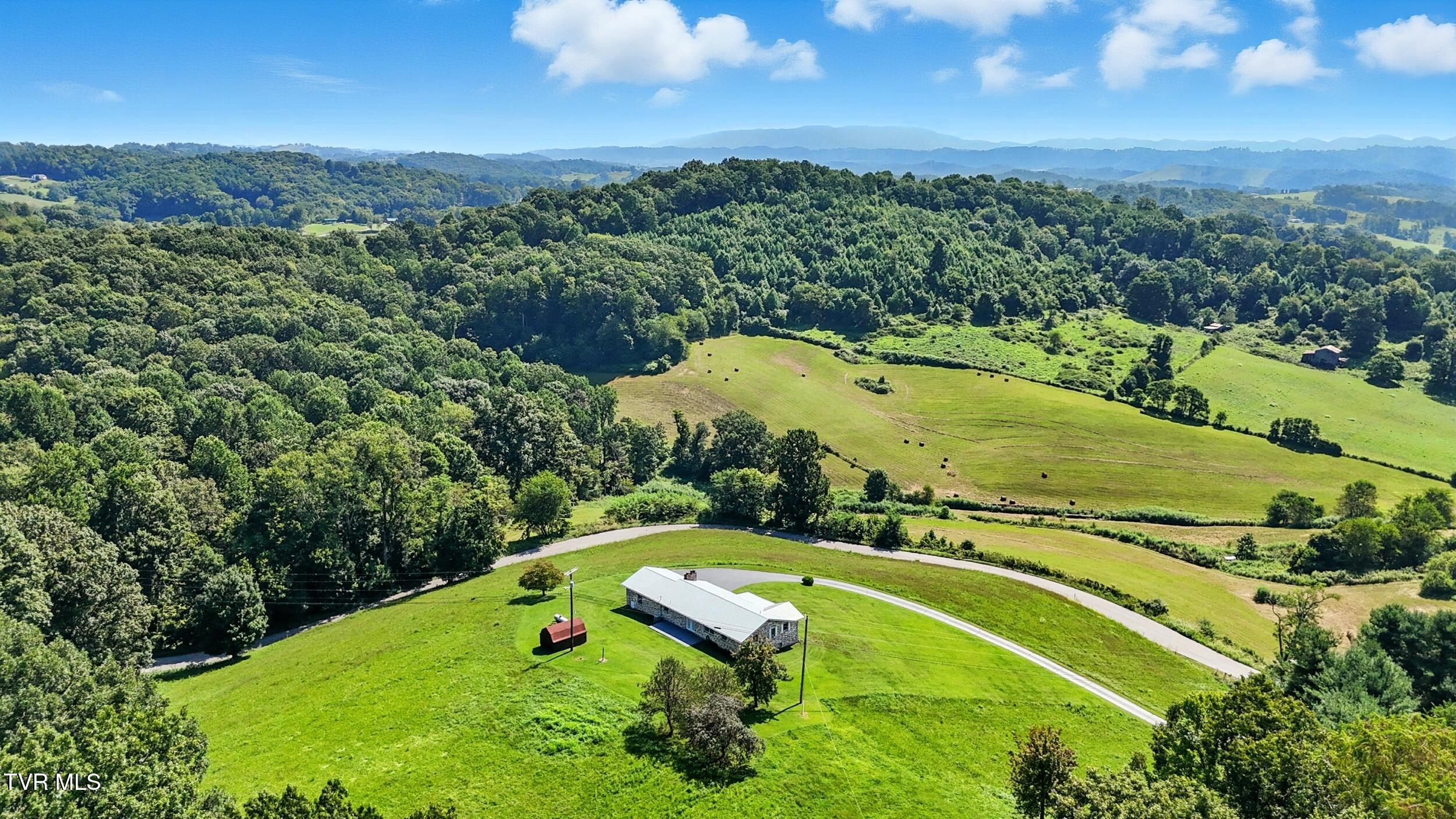2067 High Point Road Castlewood, VA 24224 - Photo 45 of 48 46_dji_20250815111328_0874_d