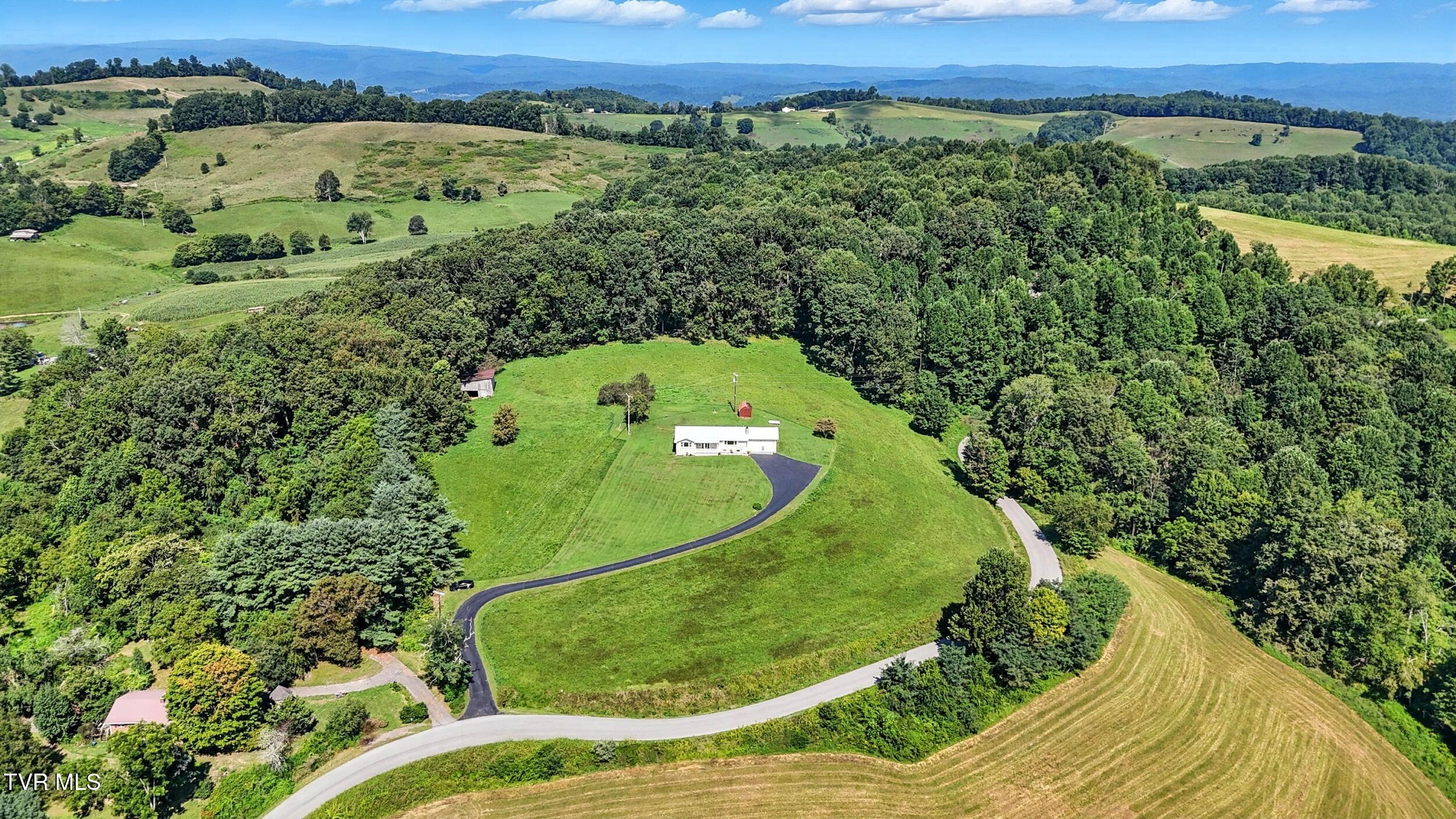2067 High Point Road Castlewood, VA 24224 - Photo 48 of 48 49_dji_20250815111446_0877_d