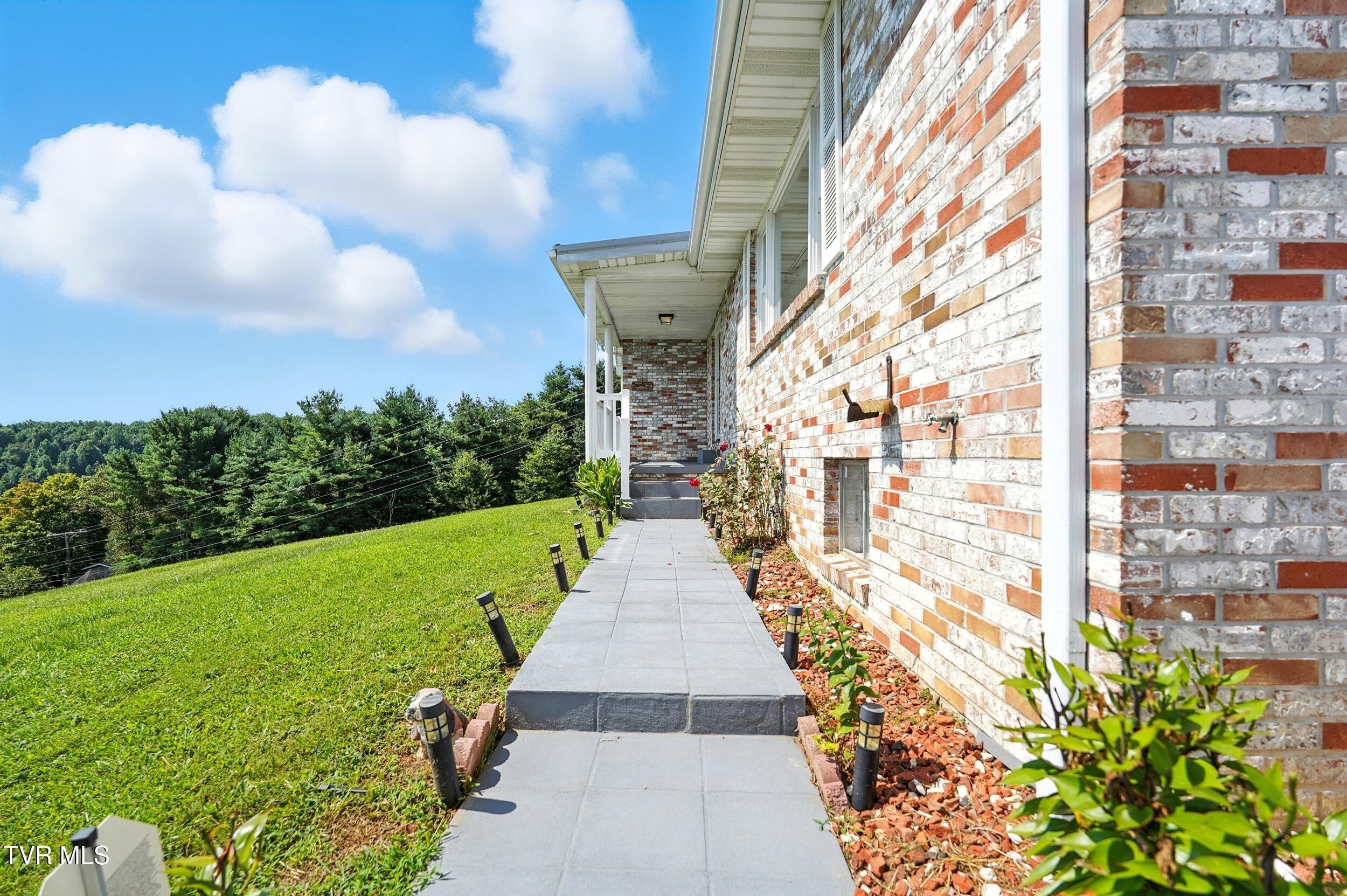 2067 High Point Road Castlewood, VA 24224 - Photo 5 of 48 6_dsc02418