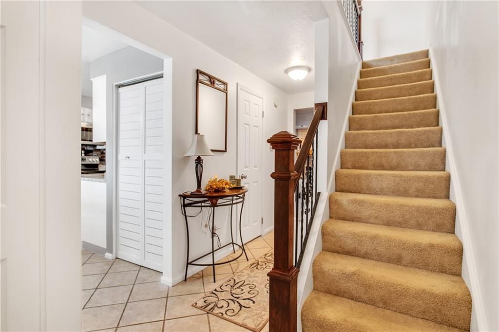 303 Forest Ridge Drive Pittsburgh, PA 15221 - Photo 3 of 25 Gallery Image 3