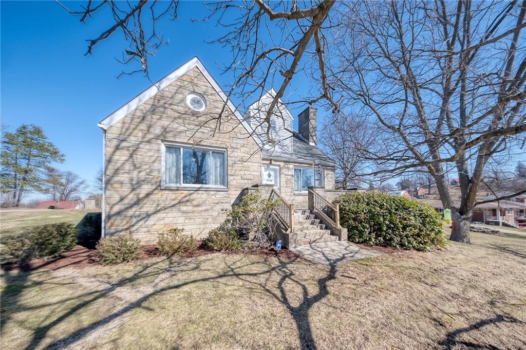6920 Shannon Road Verona, PA 15147 - Photo 3 of 47 Gallery Image 3