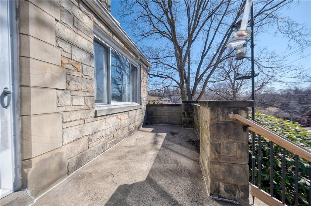 6920 Shannon Road Verona, PA 15147 - Photo 4 of 47 Front porch