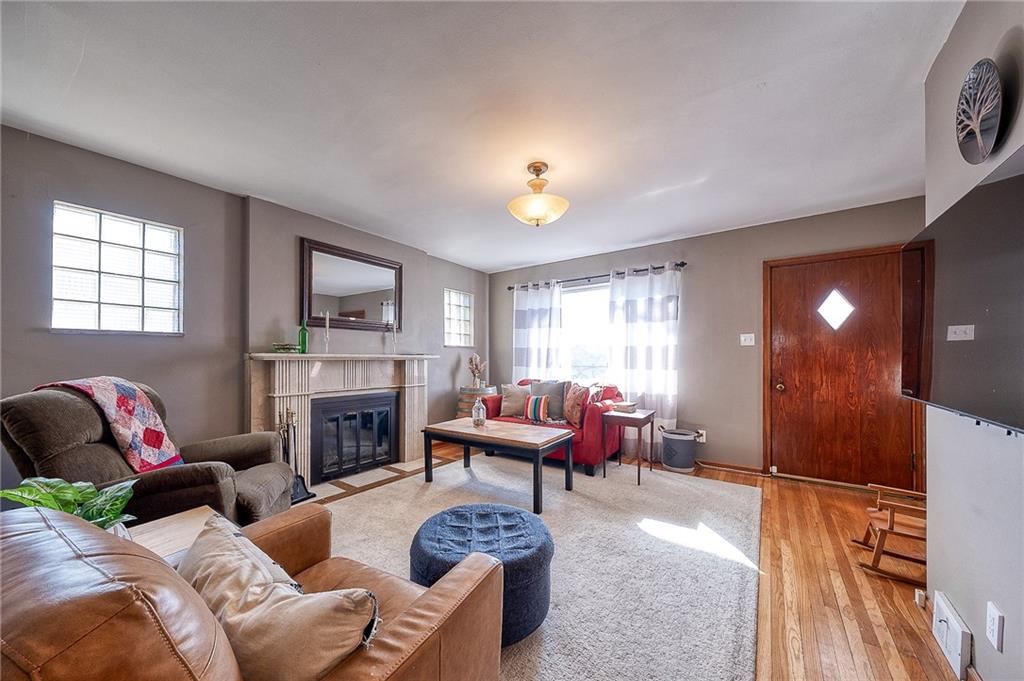 6920 Shannon Road Verona, PA 15147 - Photo 7 of 47 Gallery Image 7