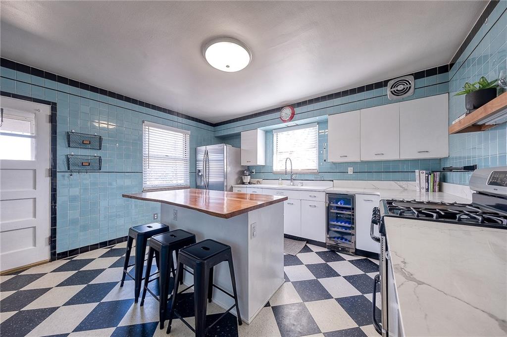 6920 Shannon Road Verona, PA 15147 - Photo 8 of 47 Amazing updated retro kitchen