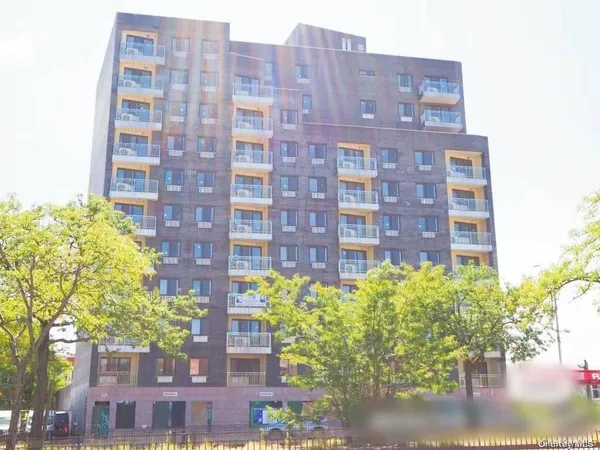$580,000 | 70-26 Queens Boulevard, Unit 7C | Maspeth