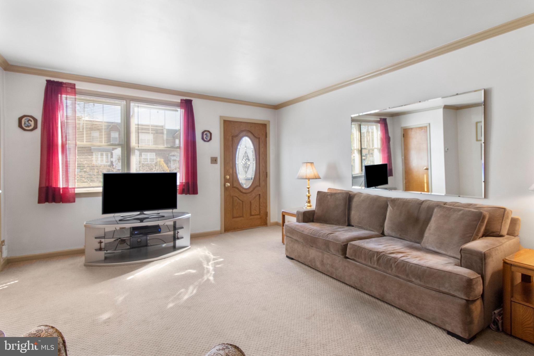 9036 Wesleyan Road Philadelphia, PA 19136 - Photo 3 of 25 Gallery Image 3