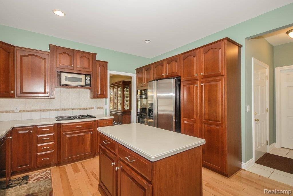 8441 Trail Ridge Dexter, MI 48130 - Photo 4 of 17 Gourmet kitchen