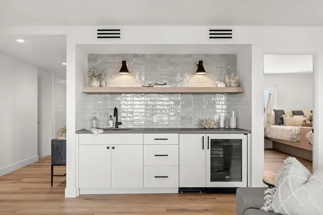 a picture of a couch in a living room