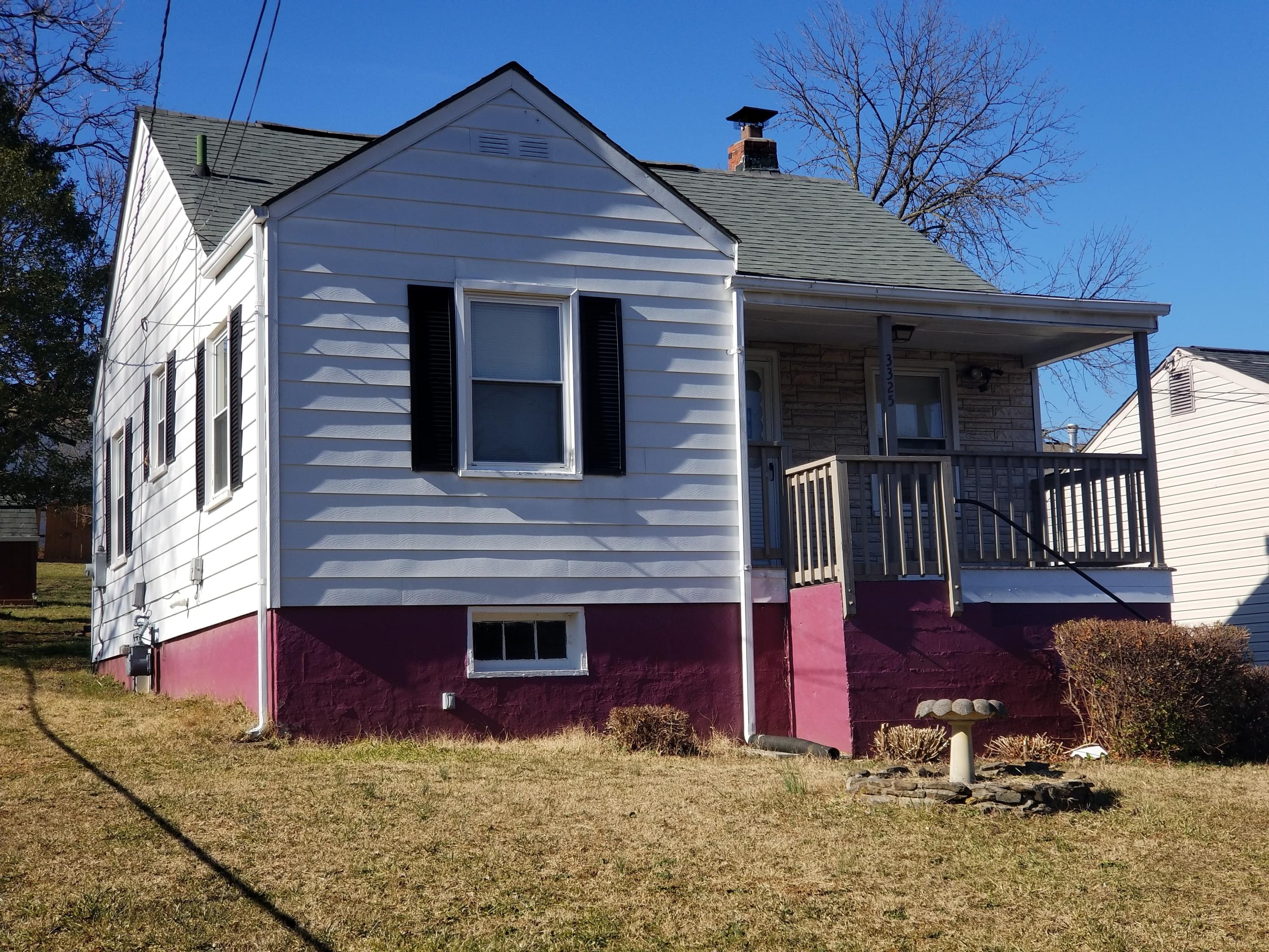 3325 Troxell Road Southeast Roanoke, VA 24014 - Photo 1 of 20 Front