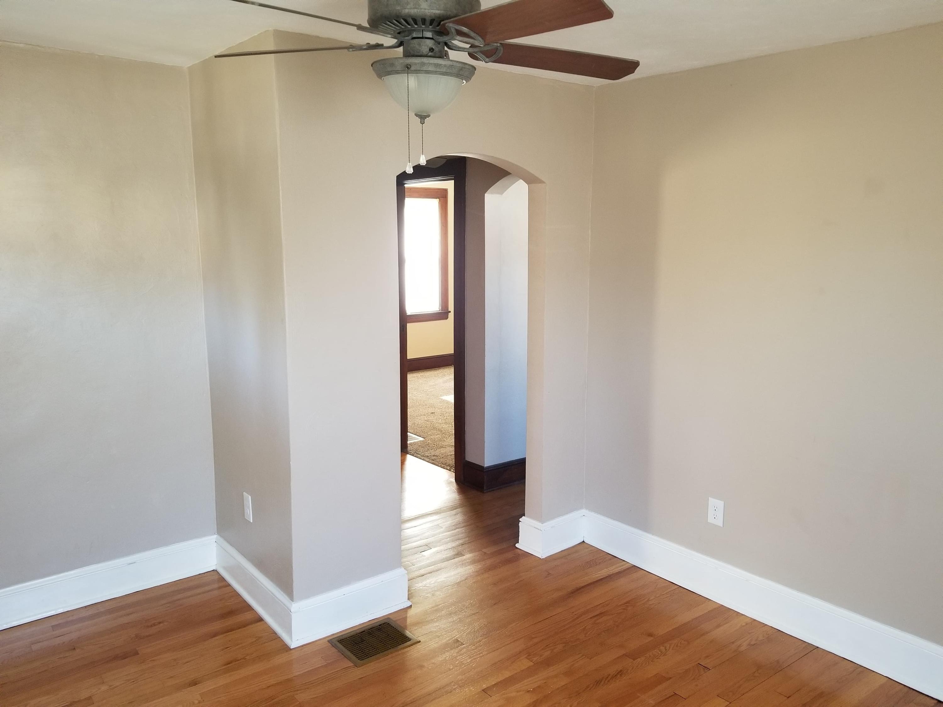 3325 Troxell Road Southeast Roanoke, VA 24014 - Photo 5 of 20 LR