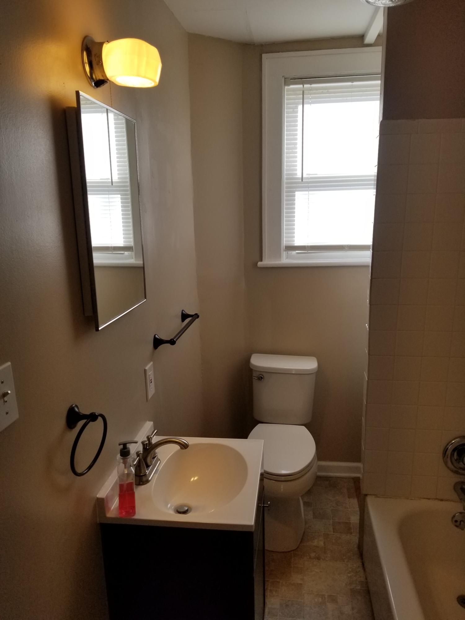 3325 Troxell Road Southeast Roanoke, VA 24014 - Photo 8 of 20 Full Bath