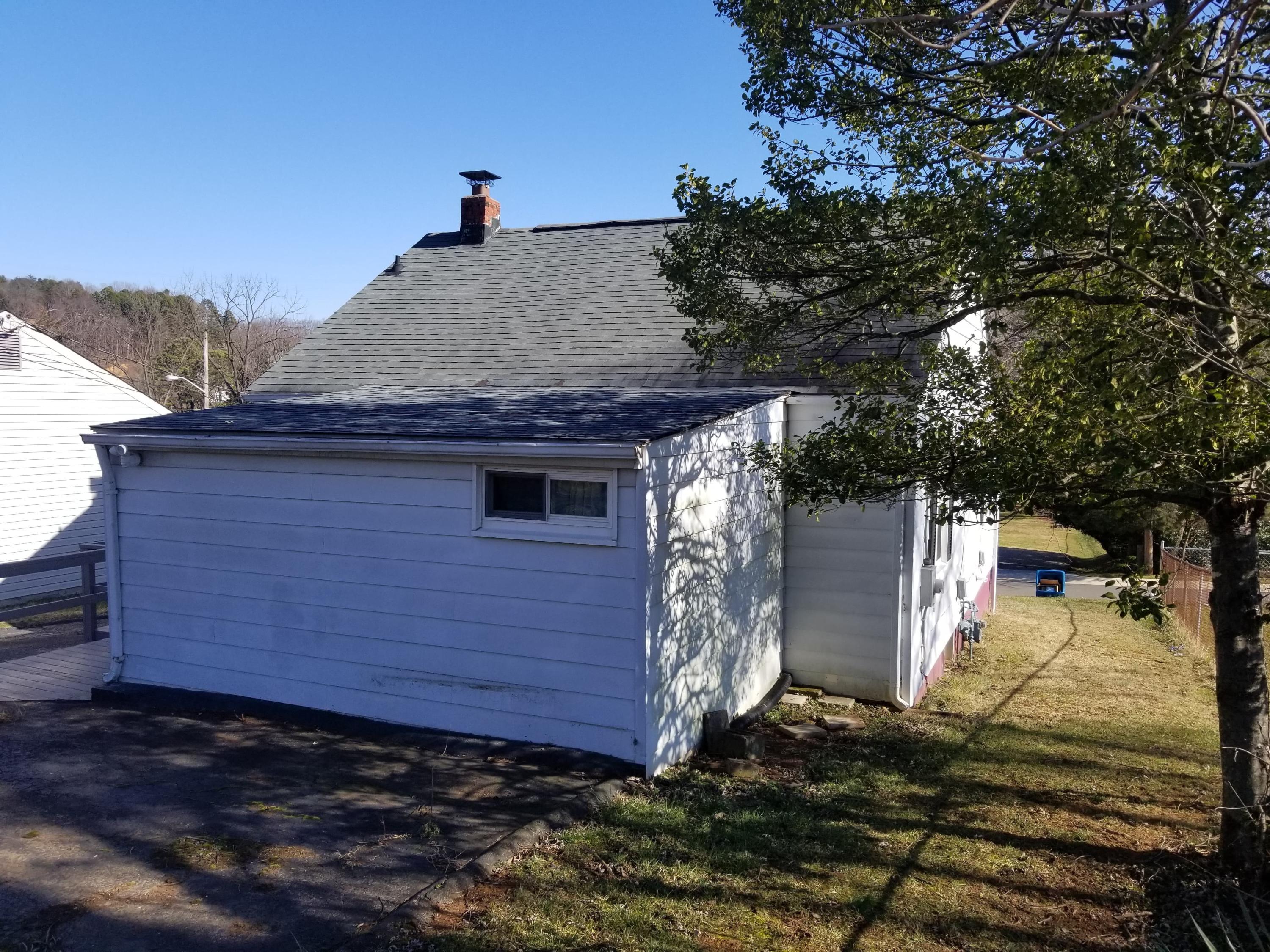 3325 Troxell Road Southeast Roanoke, VA 24014 - Photo 10 of 20 Rear View